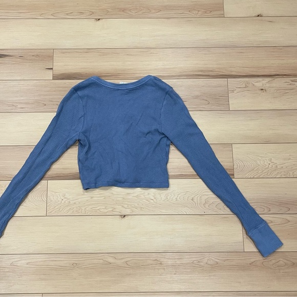 aerie long sleeved button up shirt - Picture 2 of 4